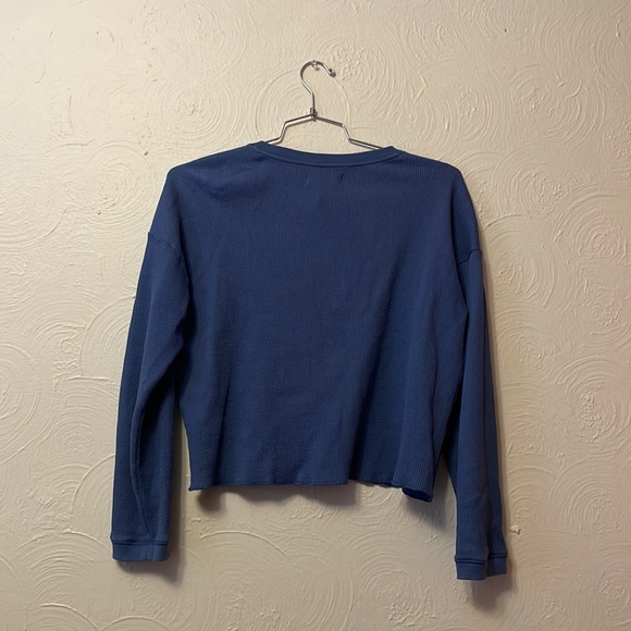 Everlane Blue Henley Top - Picture 4 of 5